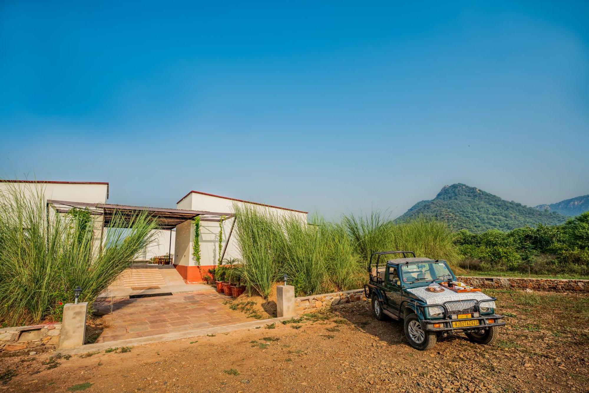 Guldaar Sariska - A Luxury Forest Resort Tehla Eksteriør billede